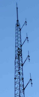 4 gestockte Vertikaldipole an einem Mast